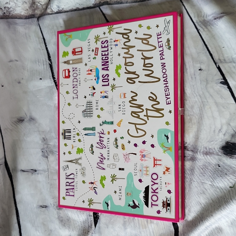 NWT Ulta Beauty Concepts Eyeshadow Palette
